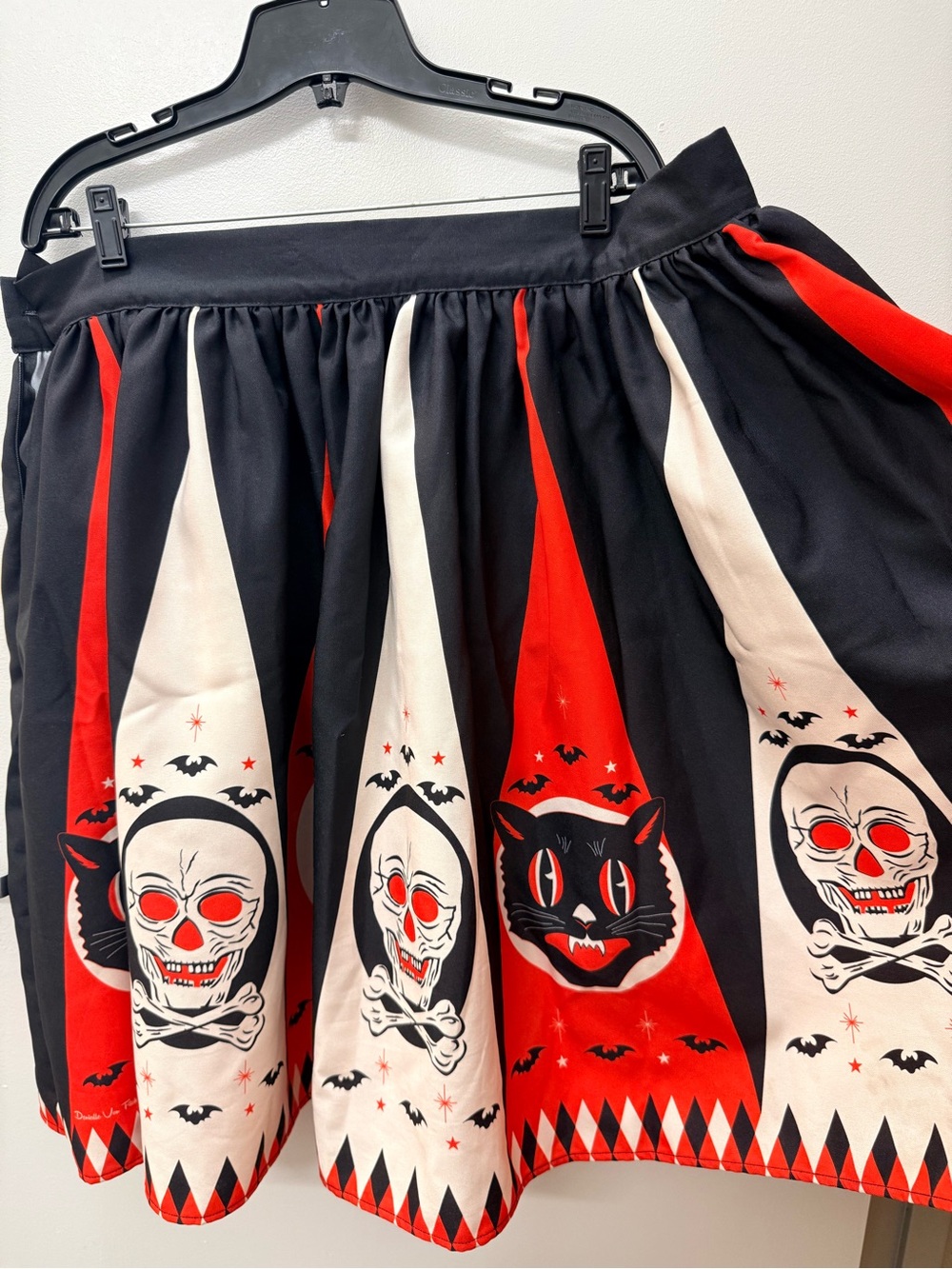 Vintage Halloween Inspired Skirt with Skulls Cat Panels Black Red 19”Waist.